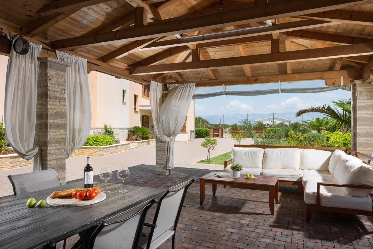 Villa Malibu One Vir Exterior photo