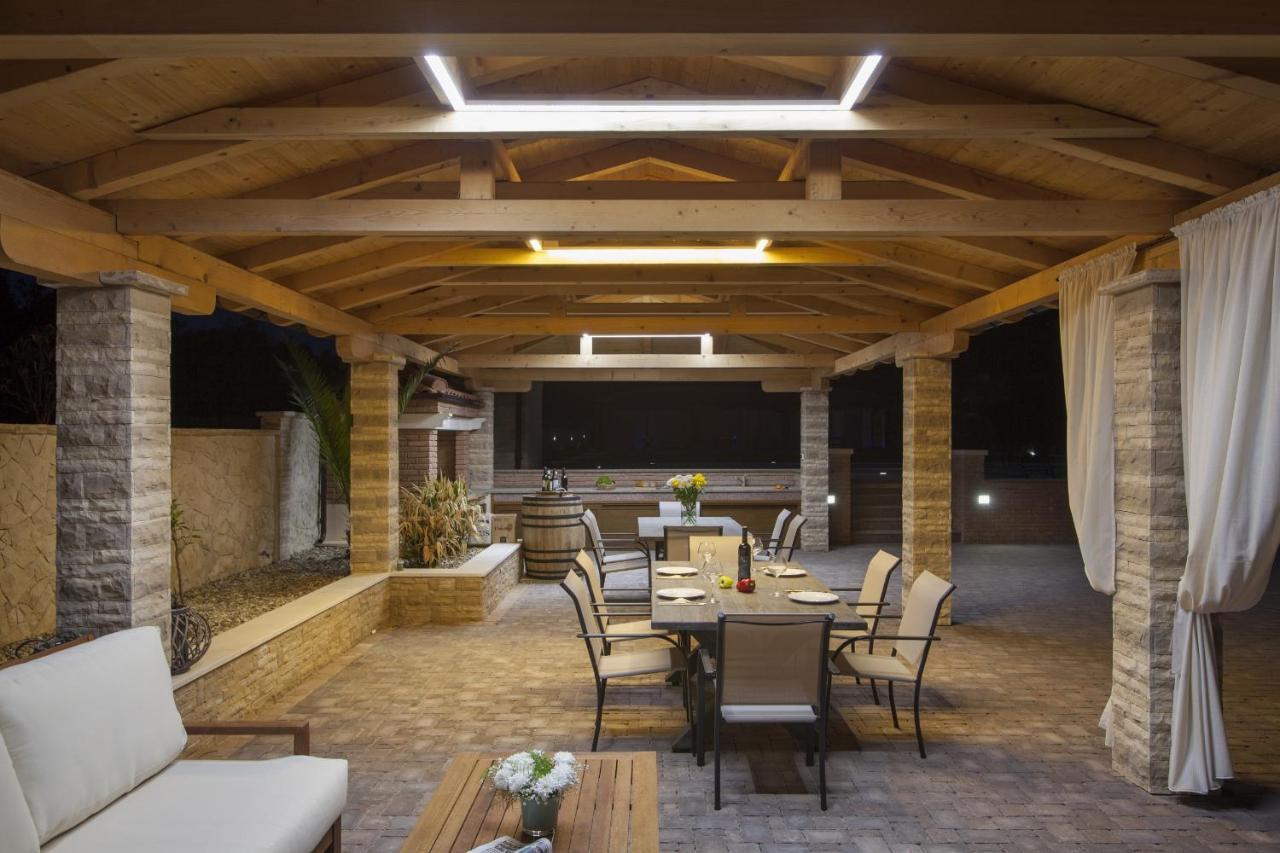 Villa Malibu One Vir Exterior photo